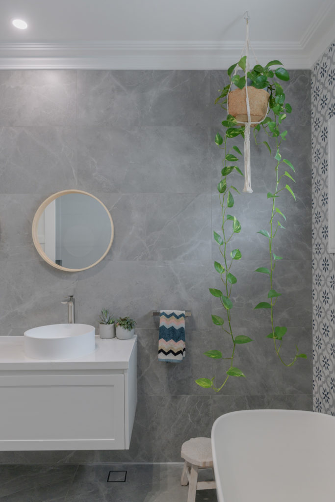 10.Lifestyle Shot Bathroom 2